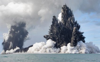 Извержение Подводного Вулкана Возле Архипелага Тонга