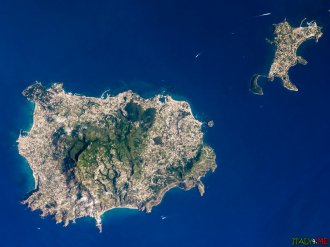 Остров Искья на карте фото из космоса