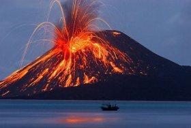 Самое мощное извержение вулкана Кракатау